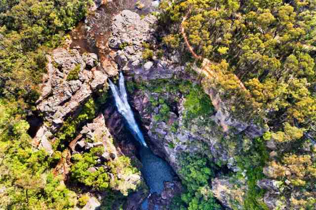 Espectacular vista aérea de Carrington Falls - NSW, Australia