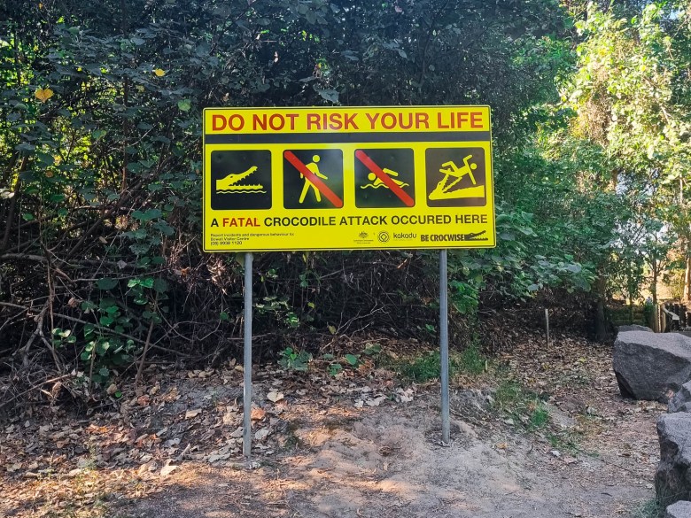 Cuidado con los cocodrilos en Kakadu